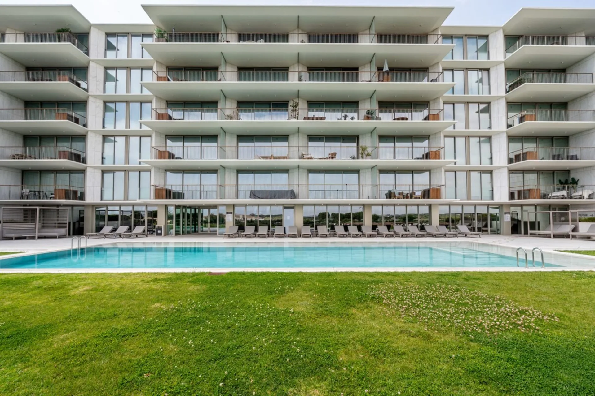 Simili Bayline – Luxury Beachfront & Spa, fotografia 5 de 38