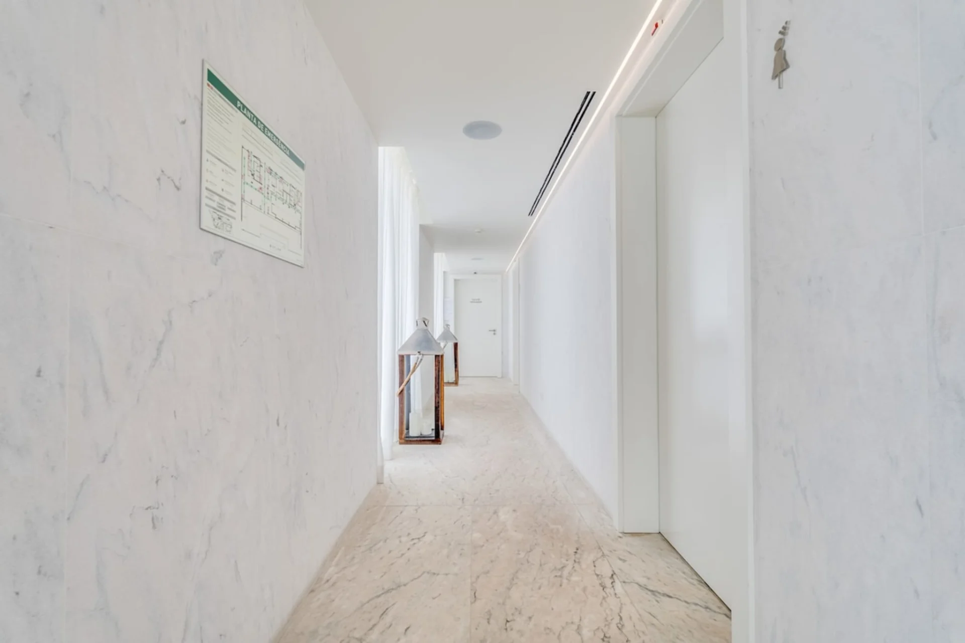 Simili Bayline – Luxury Beachfront & Spa, fotografia 36 de 38